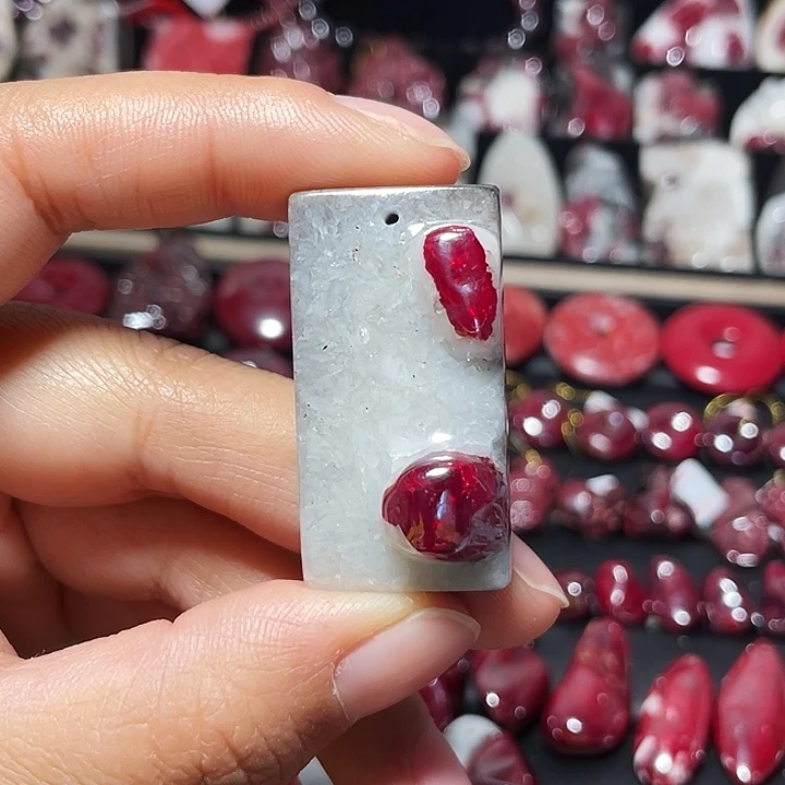 天然辰砂原石无事牌