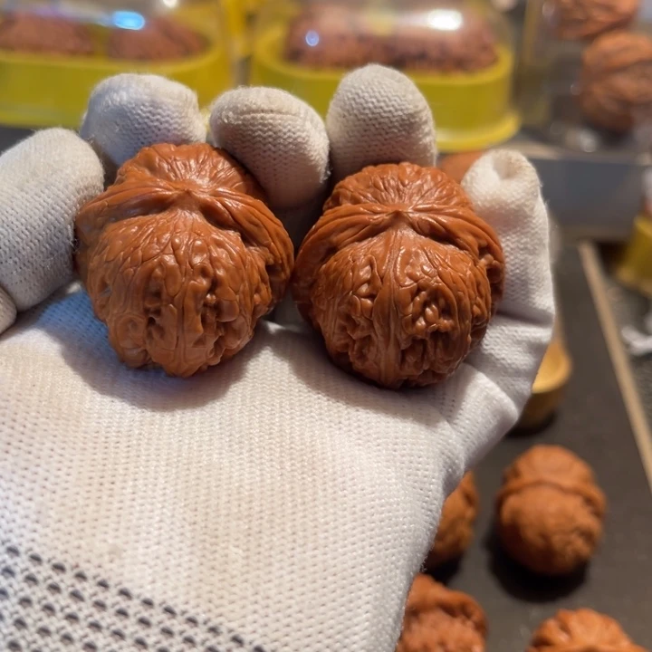 文玩核桃把件半***人全品元宝39