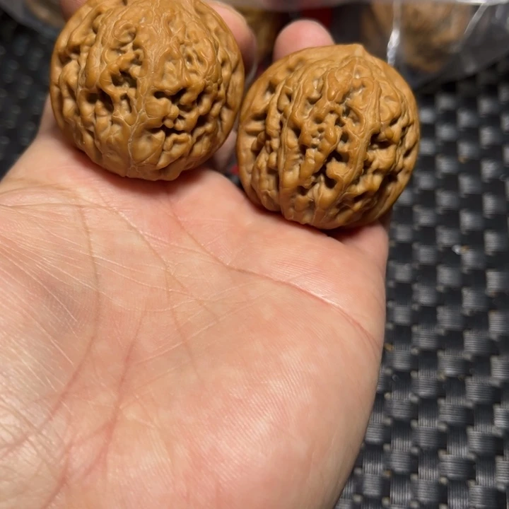 文玩核桃把件凤凰台