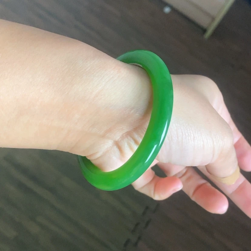 【闪购商品】未镶嵌手镯和田玉（碧玉）