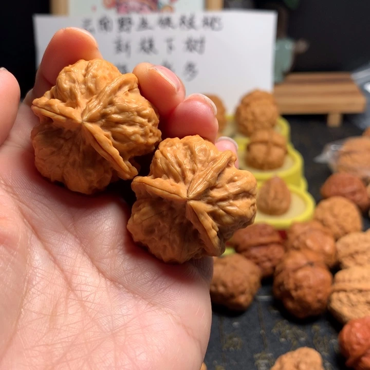 吊坠文玩核桃三棱39尺寸