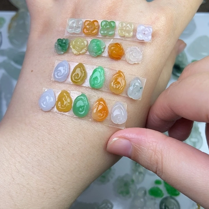 定制翡翠未镶嵌一条