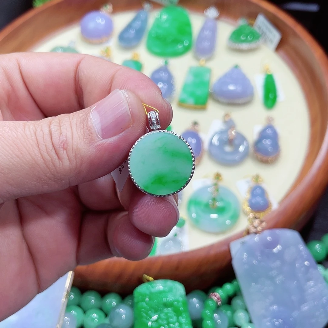 翡翠吊坠(不含链)18K金镶嵌