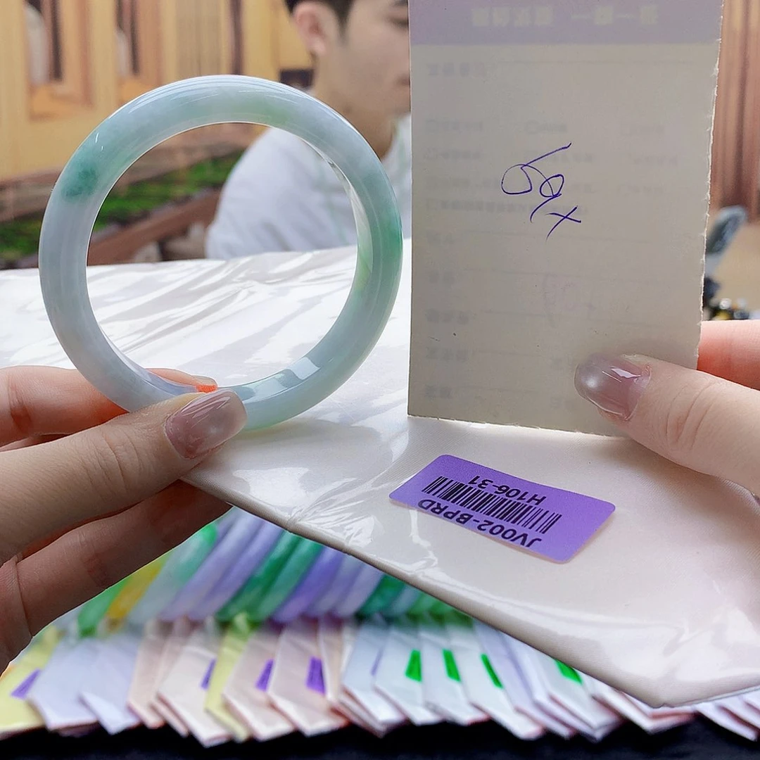 翡翠手镯未镶嵌hhh