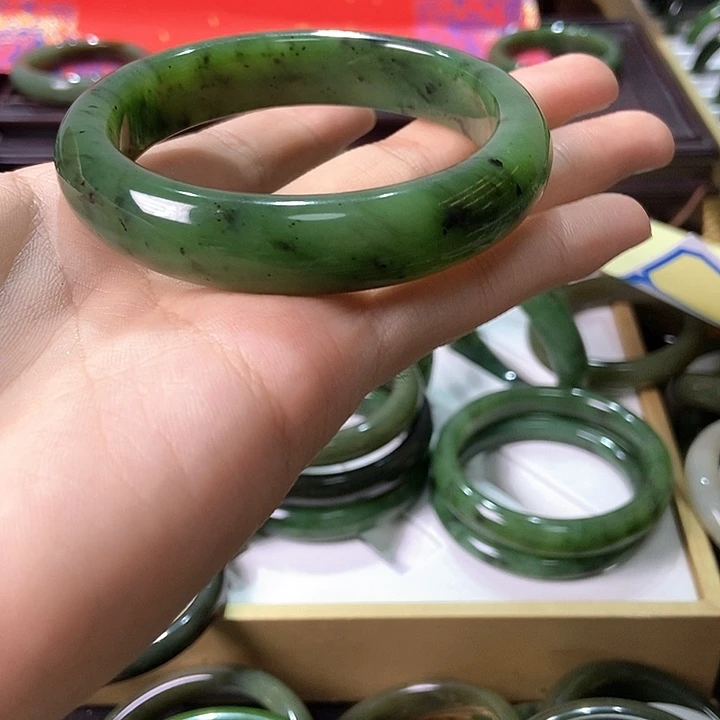 未镶嵌手镯和田玉（碧玉）