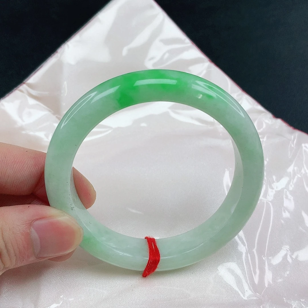 翡翠手镯未镶嵌圈55.5。7802