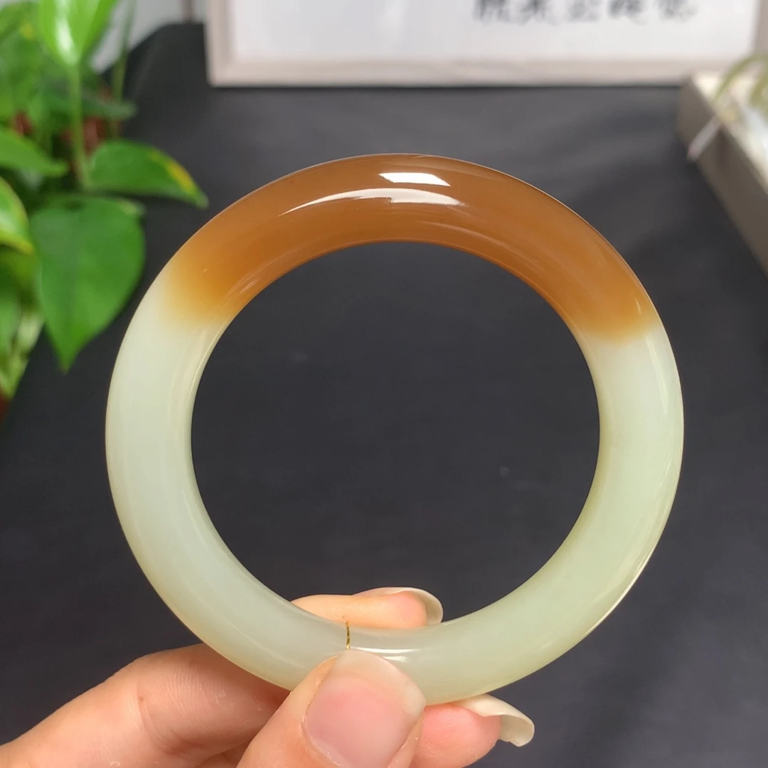 和田玉手镯未镶嵌且末老红糖手镯