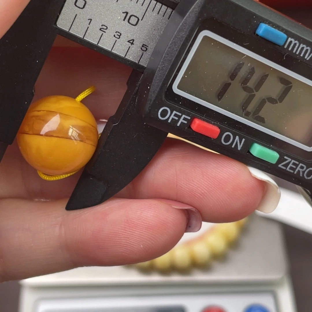 未镶嵌琥珀裸石蜜蜡333