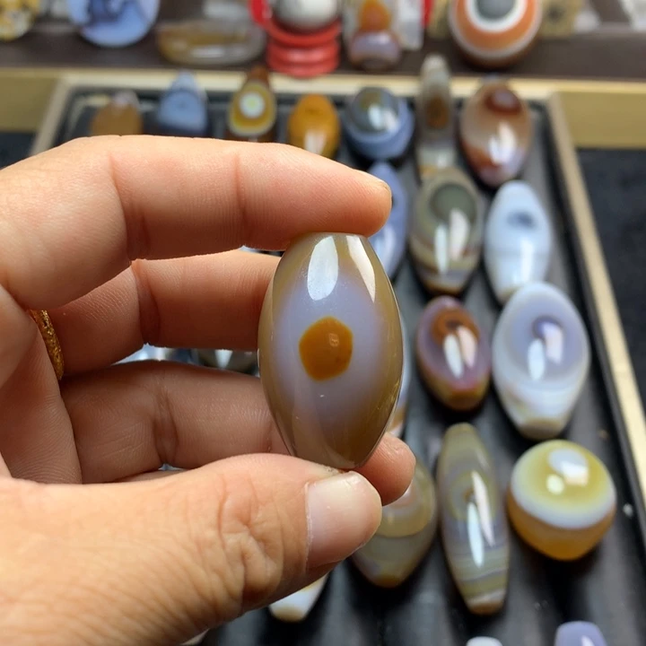 未镶嵌颈饰玛瑙/玉髓吊坠