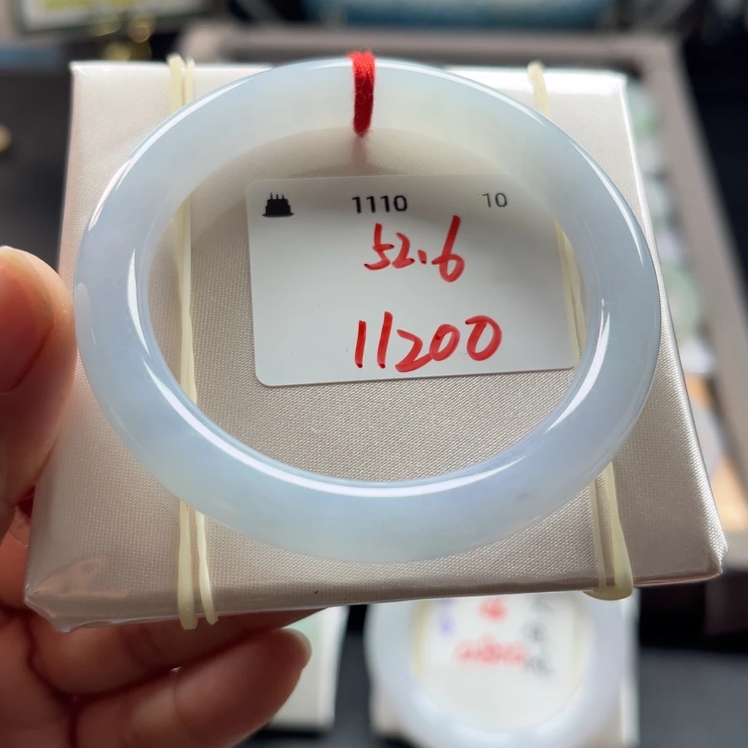 翡翠未镶嵌手镯52.6圆条0毛孔0结构