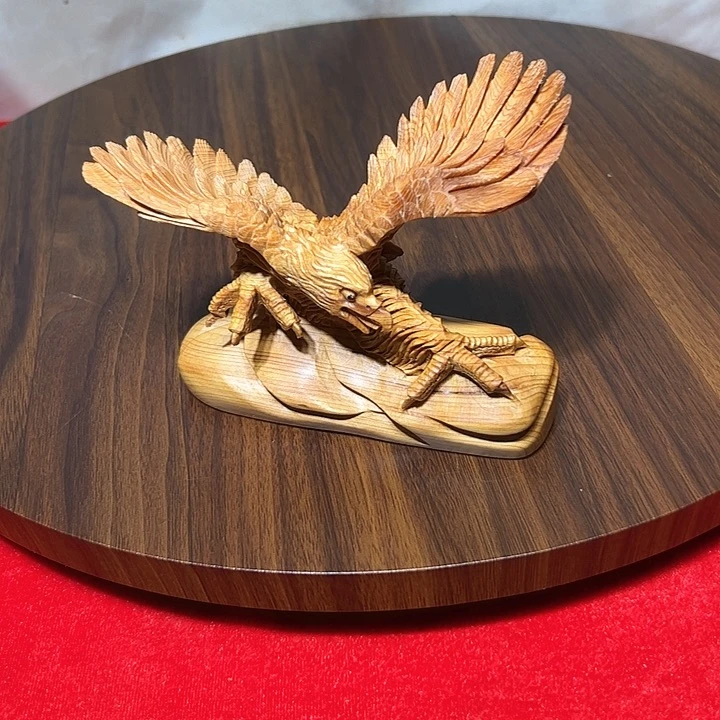 柏木（崖柏）泸****店崖柏手工雕刻老鹰