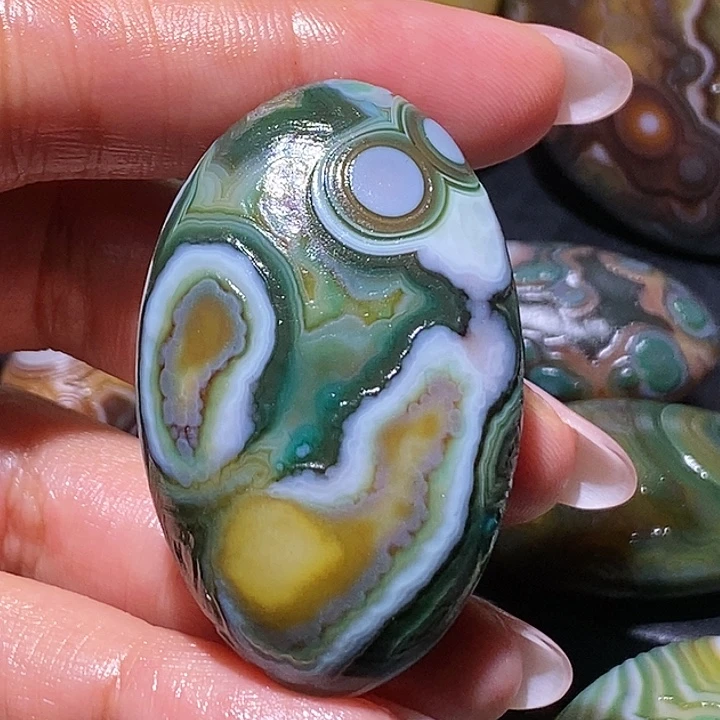 玛瑙/玉髓未镶嵌珠宝奇石24