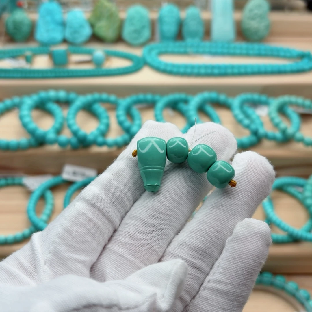 绿松石未镶嵌珠宝奇石