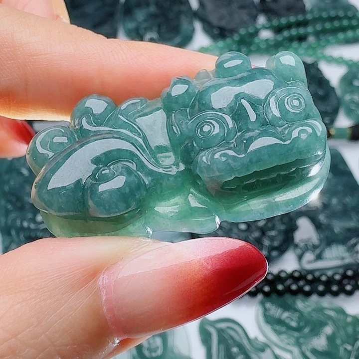 颈饰未镶嵌翡翠天然的A货翡翠多样性发其一