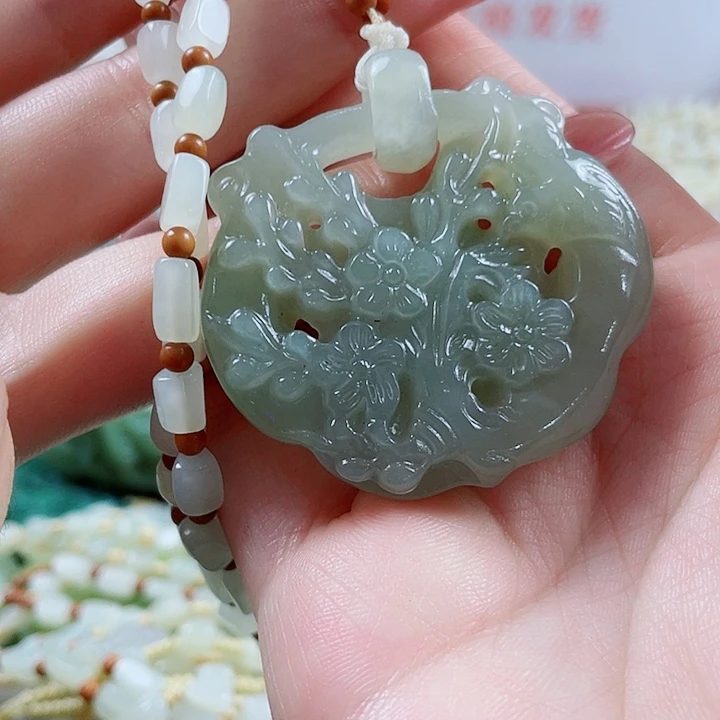 颈饰未镶嵌和田玉