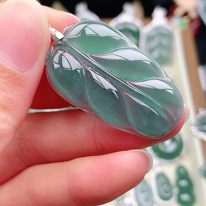 颈饰未镶嵌翡翠吊坠