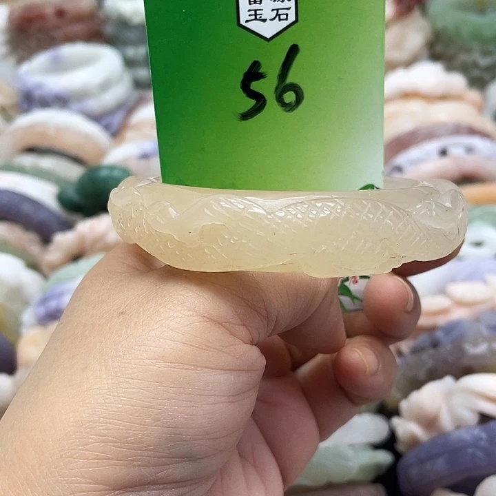 未镶嵌手镯石英岩玉