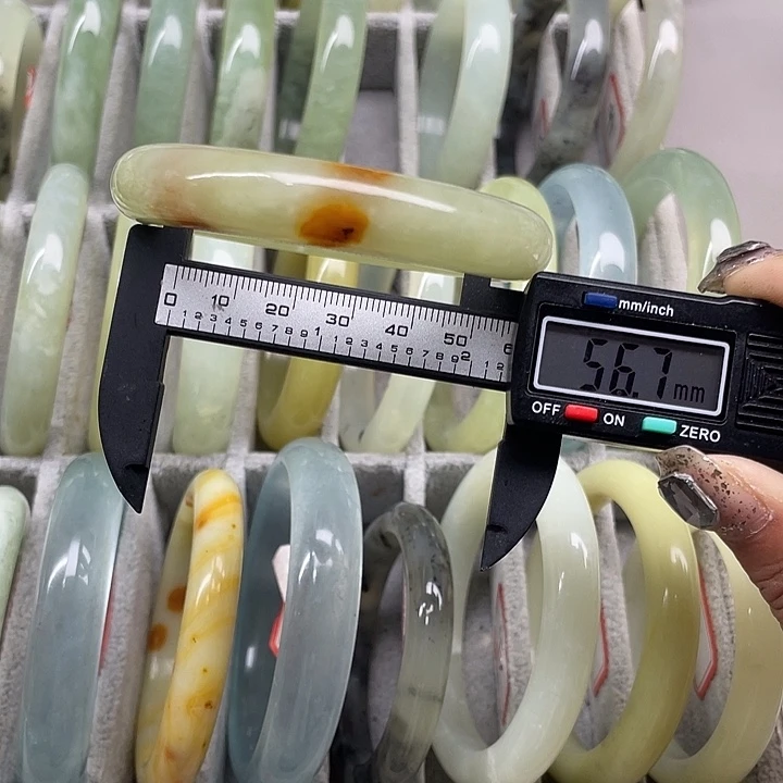蛇纹石玉未镶嵌手镯94