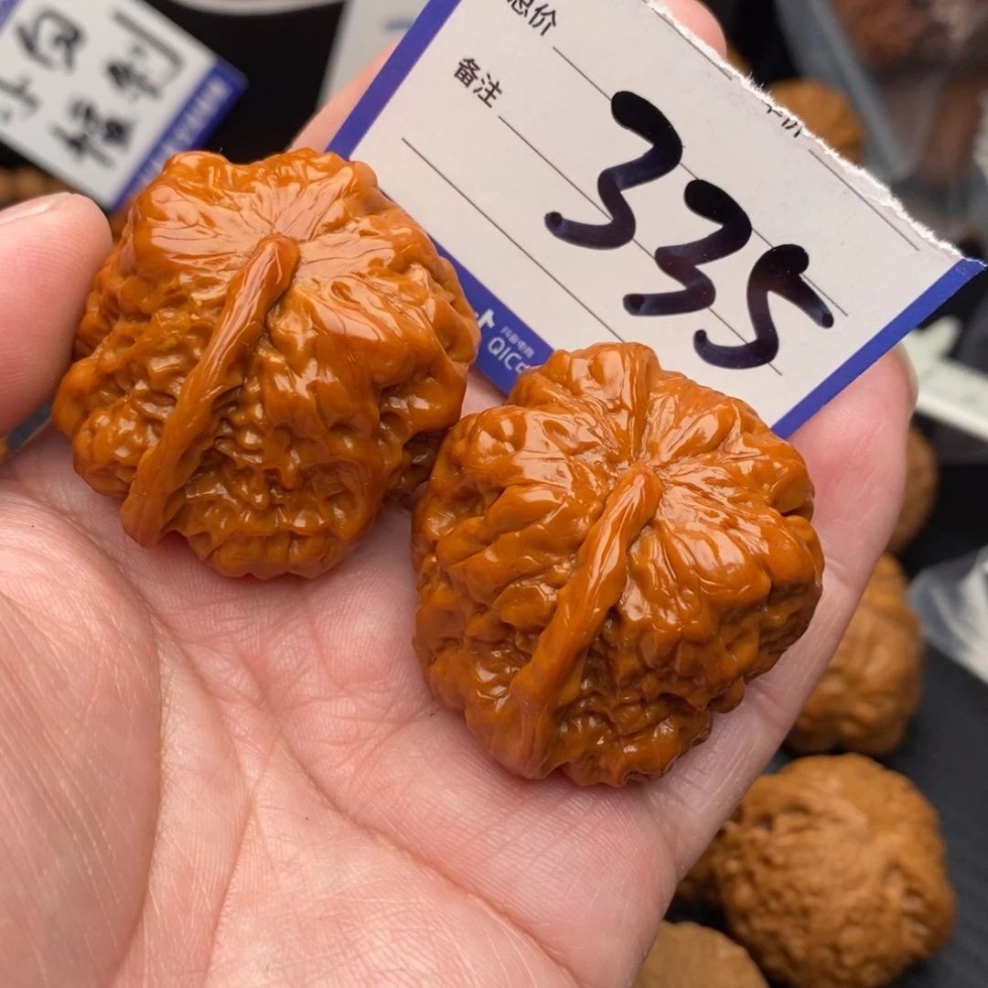 文玩核桃吊坠一根筋mo