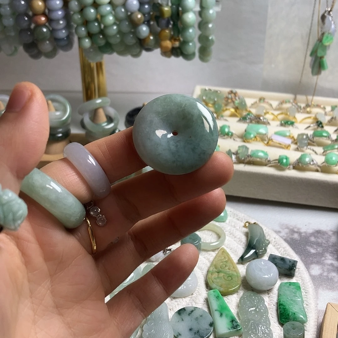 翡翠未镶嵌颈饰46