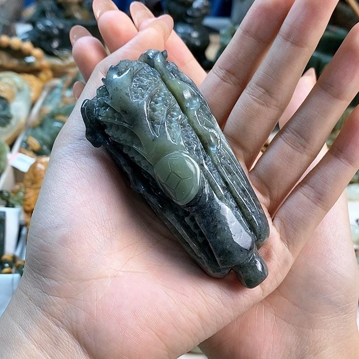 透闪石质玉手把件未镶嵌