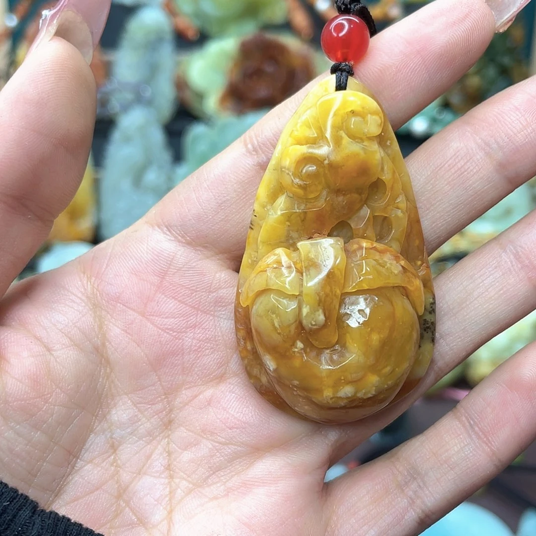 蛇纹石玉颈饰未镶嵌