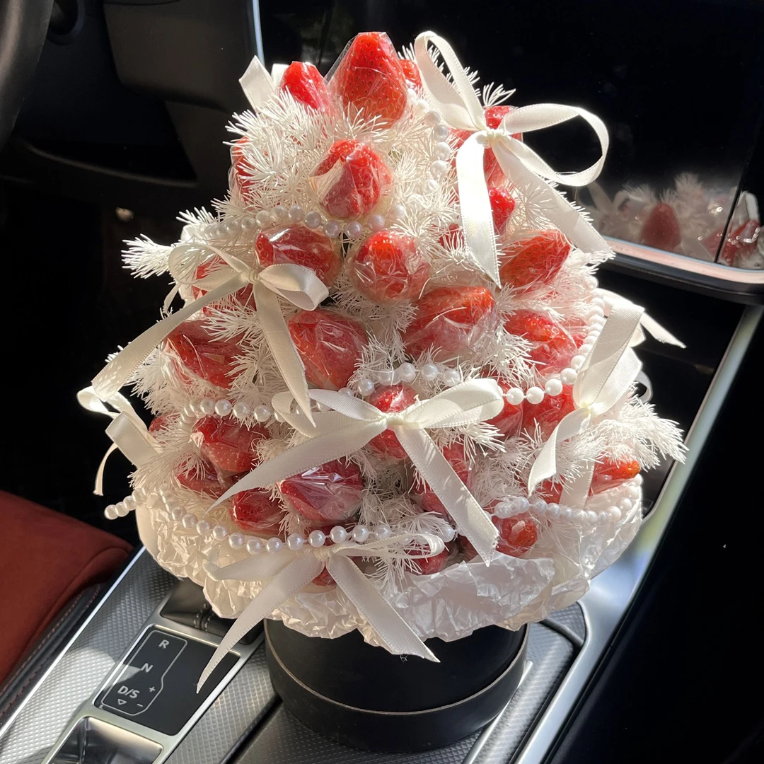 《浪漫甜一点点》33颗草莓花束草莓塔抱抱桶花束生日鲜花送女友老婆送闺蜜束同城鲜花店送花上门A2