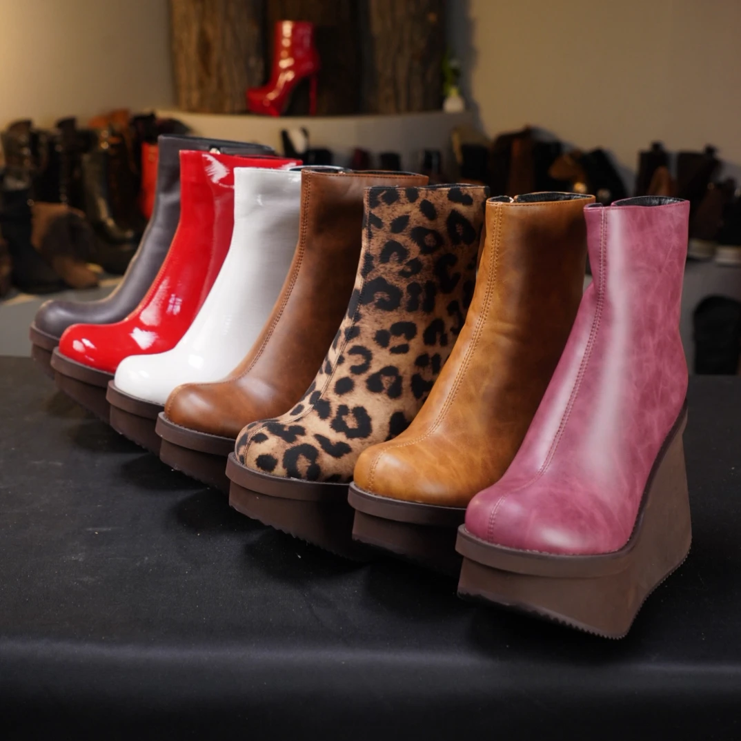 超轻底10cm高松糕底女短靴时尚百搭轻奢加绒潮流复古