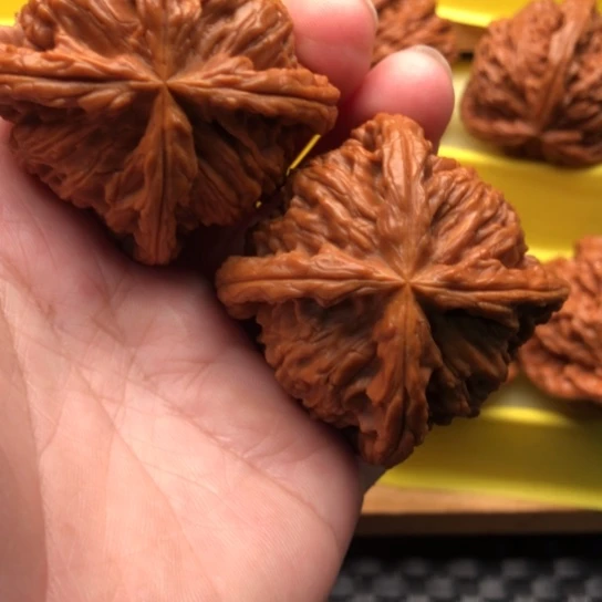 致***春文玩核桃吊坠核桃