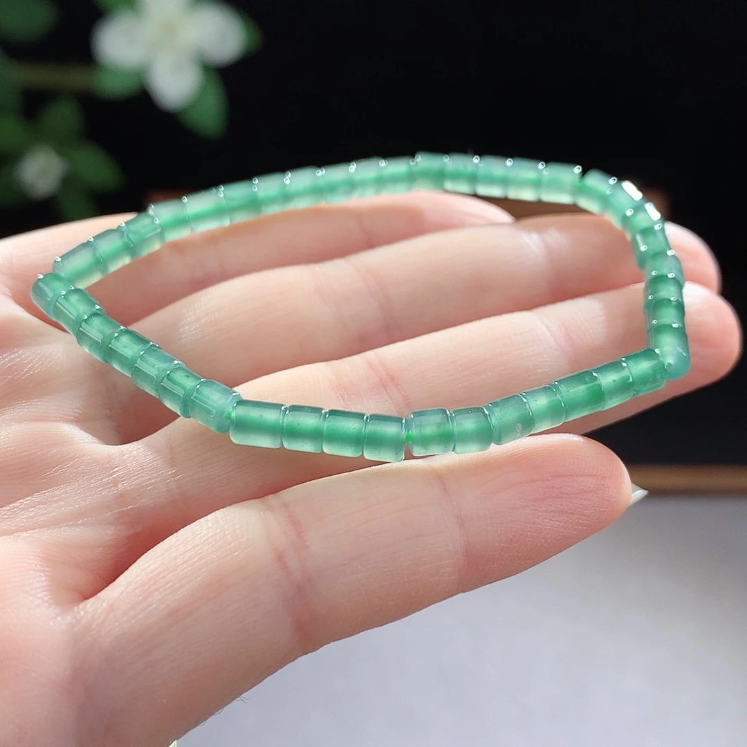 未镶嵌手镯（圆镯）翡翠