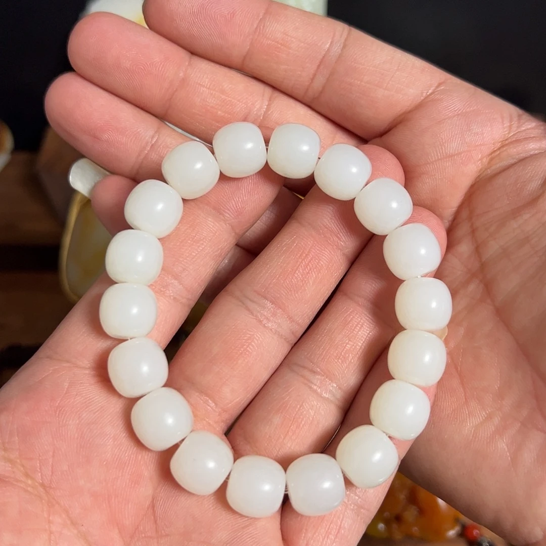 H***y和田玉未镶嵌颈饰