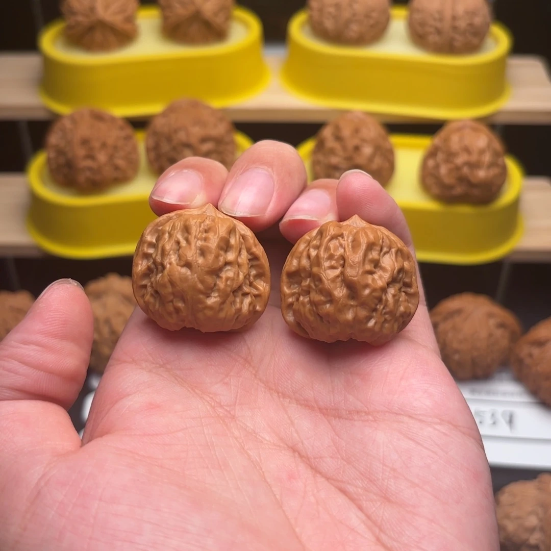 银***王把件文玩核桃31蛤蟆头589