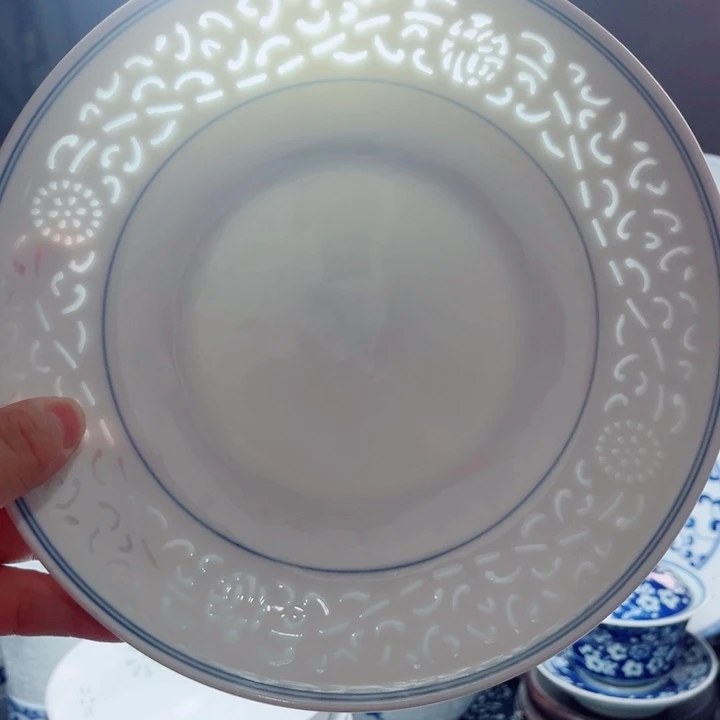 青花玲珑8寸窝盘牡丹双福双线