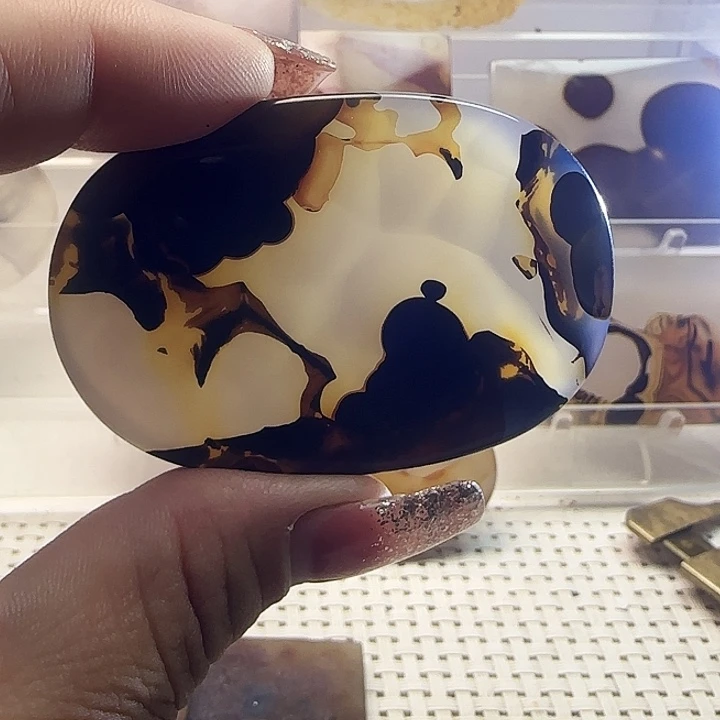 玛瑙/玉髓未镶嵌珠宝奇石