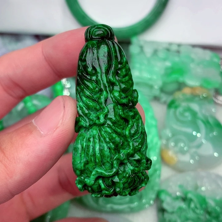 翡翠未镶嵌吊坠(不含链)
