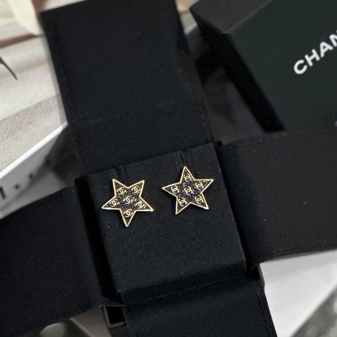 全新未使用 Chanel/香奈儿  24C 香奈儿Chanel 星星五角星耳钉