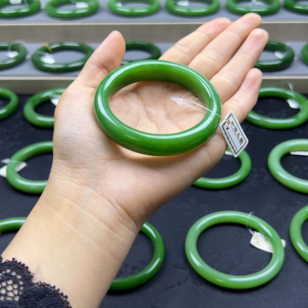 和田玉未镶嵌手镯