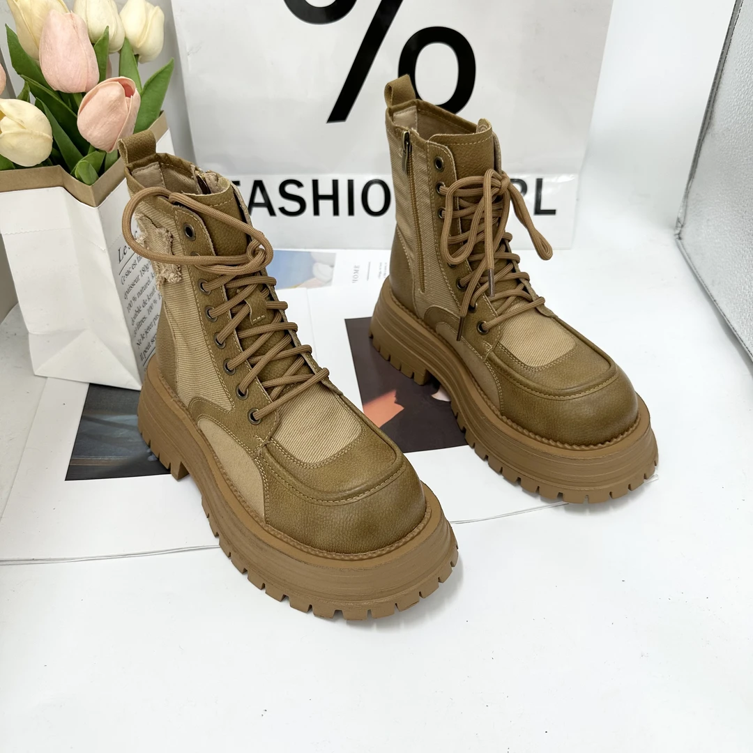 新款气质百搭潮流女款马丁靴A/DDW/903-3