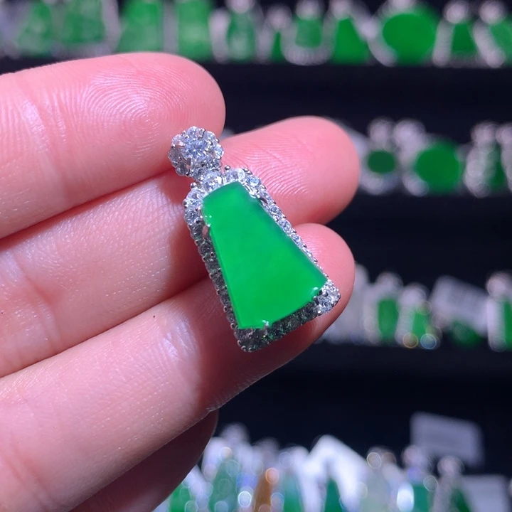 【闪购商品】颈饰银S925镶嵌翡翠天然翡翠