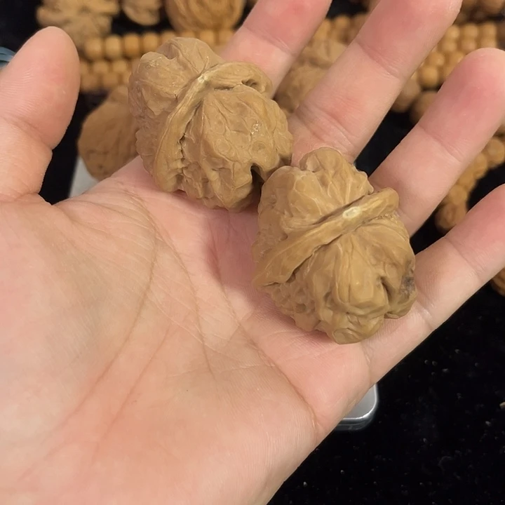 把件文玩核桃瑕疵练手蛤蟆头，编号009