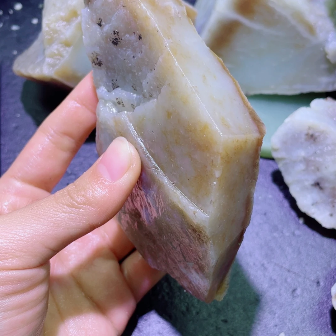 和田玉未镶嵌珠宝半成品