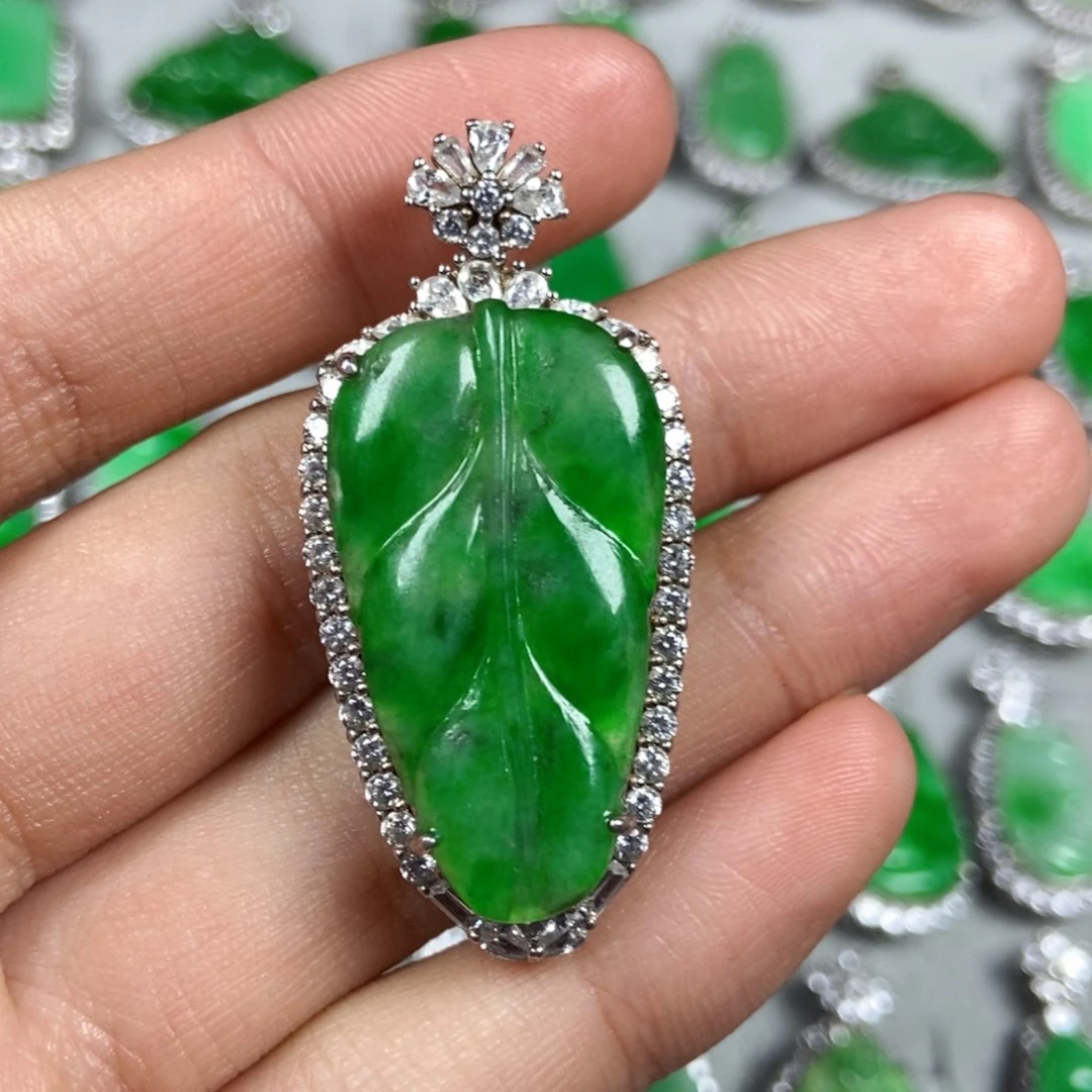 颈饰未镶嵌翡翠叶子