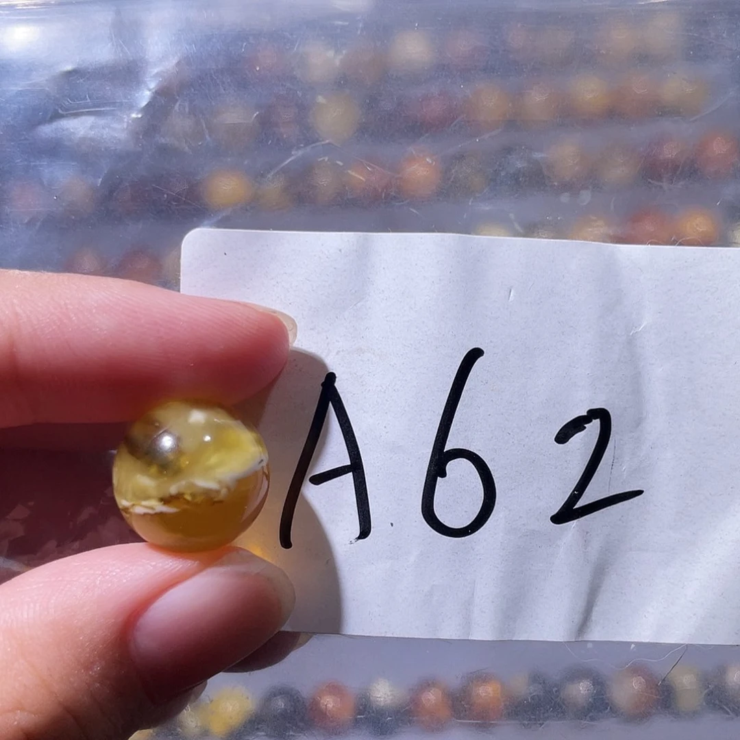 未镶嵌琥珀裸石14.4福利