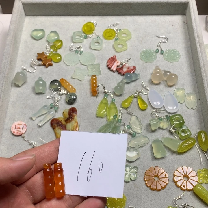 胡***极蛇纹石玉合金耳钉