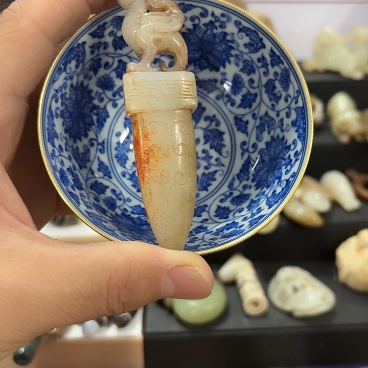 瓷片瓷自顾自的一个人在