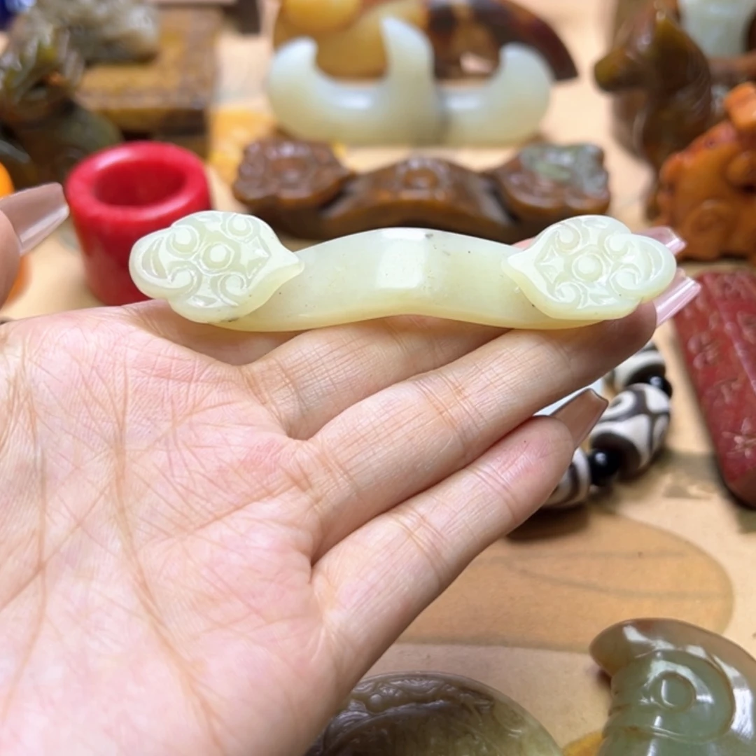 【闪购商品】蛇纹石玉颈饰未镶嵌