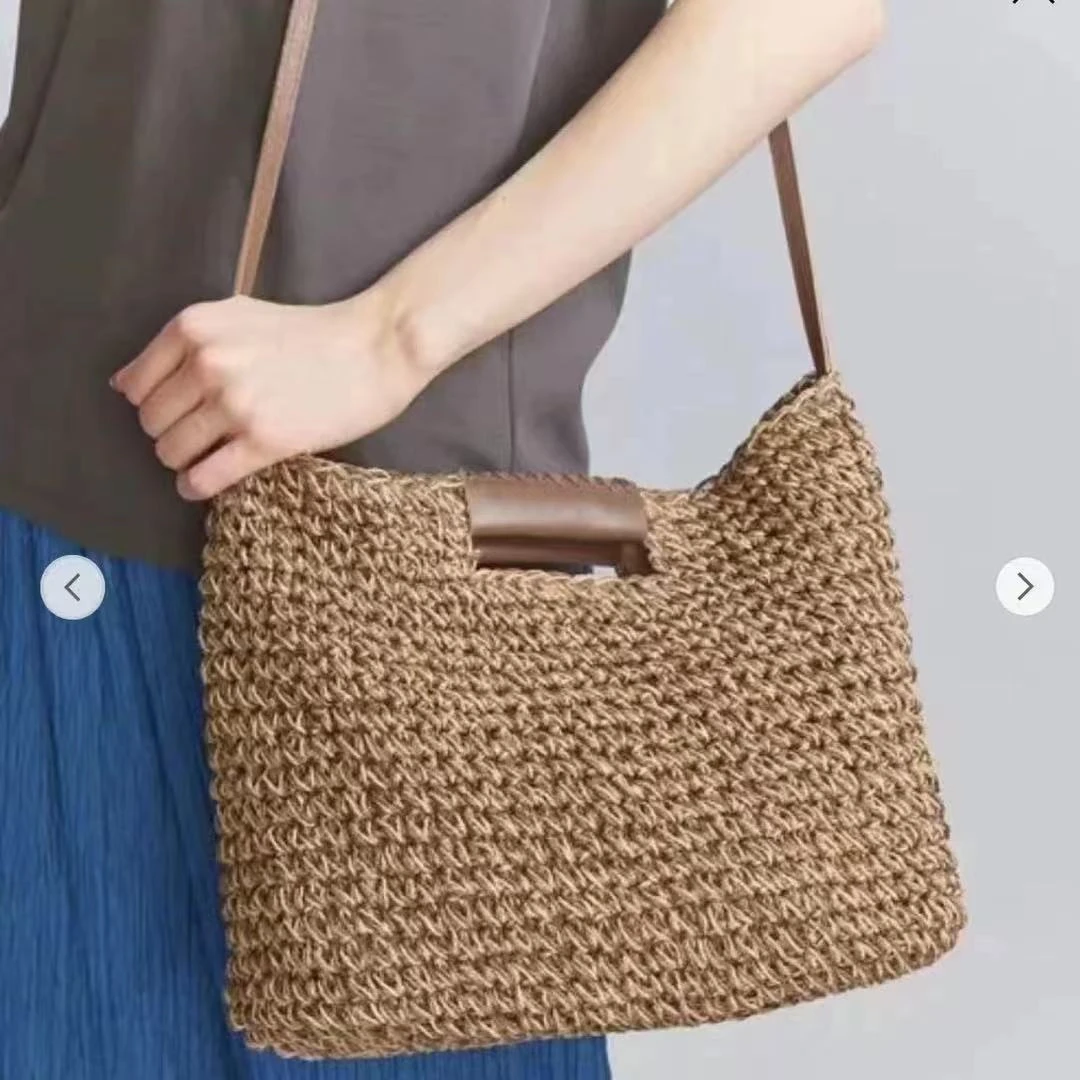 两色编织斜跨包包