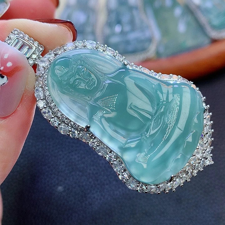 翡翠颈饰未镶嵌翡翠