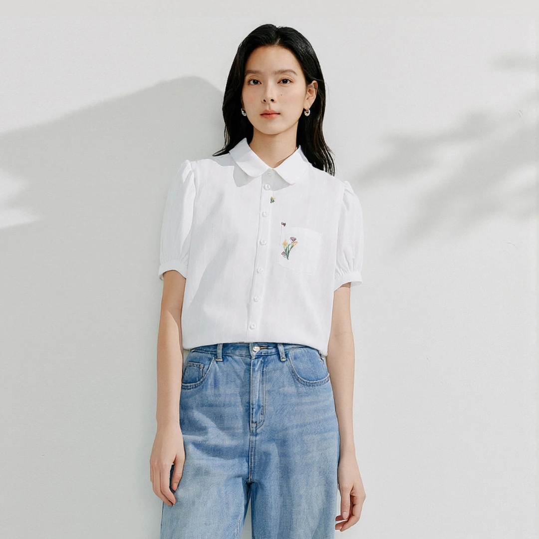 【一秒入夏】茵曼夏季纯棉文艺绣花娃娃领白衬衫百搭泡泡袖短袖衬衣
