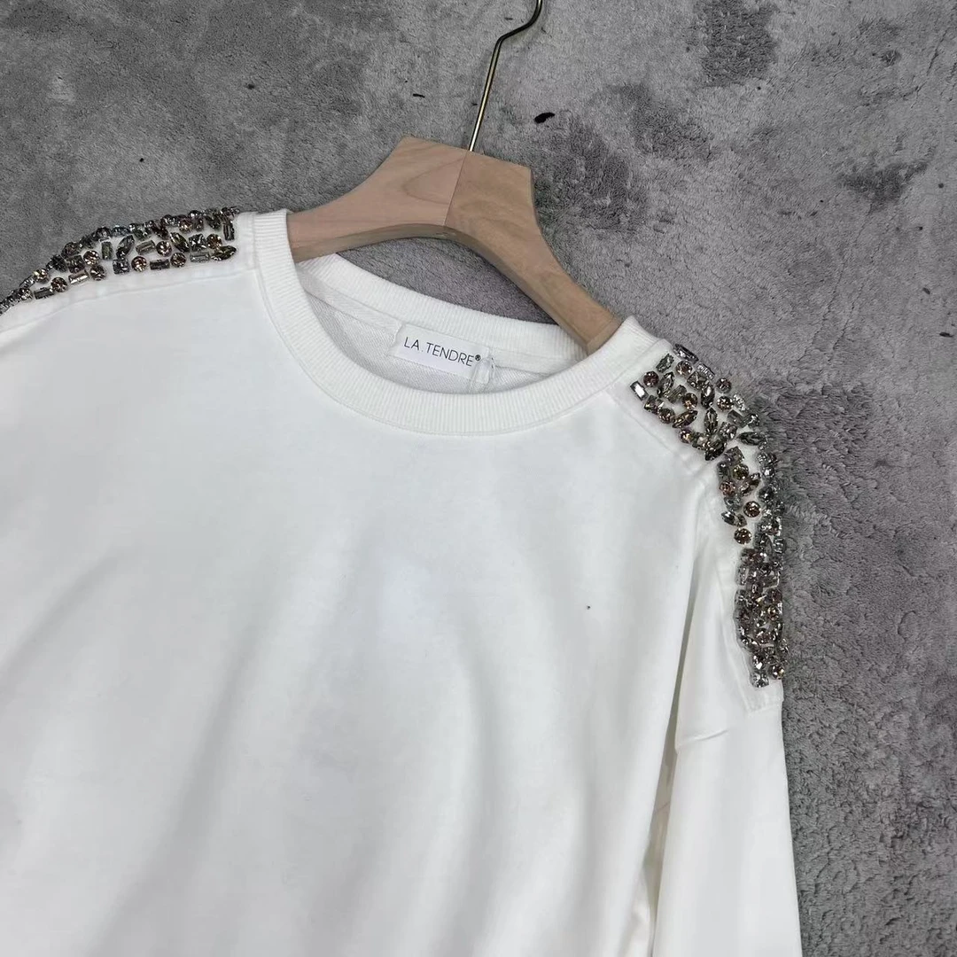 25早春新款韩版休闲钉珠卫衣